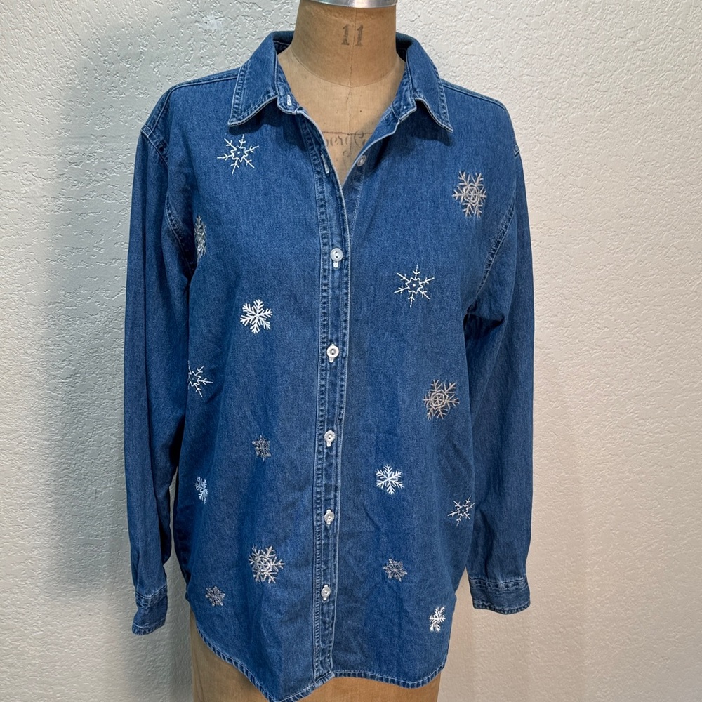 Cabin Creek‎ Women Medium Denim Button Up Long Sleeve Shirt Snowflake Embroidery